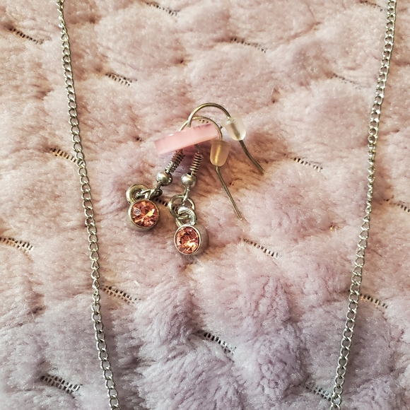 Necklance and earrings set - Picture 2 of 2